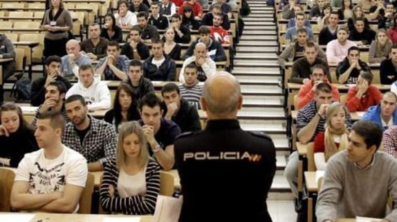 policia-nacional-oposiciones-examen-k4PC-U90101752265475G-1248x770@Ideal-665x374